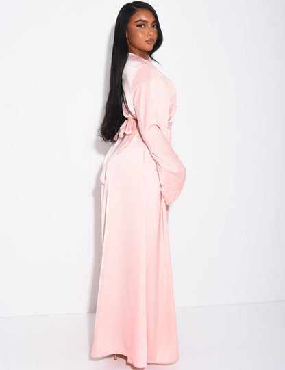 ABAYA PREMIUM À BORDURES PERLÉES ET CEINTURE ASSORTIE ROSE - EmnaBaya
