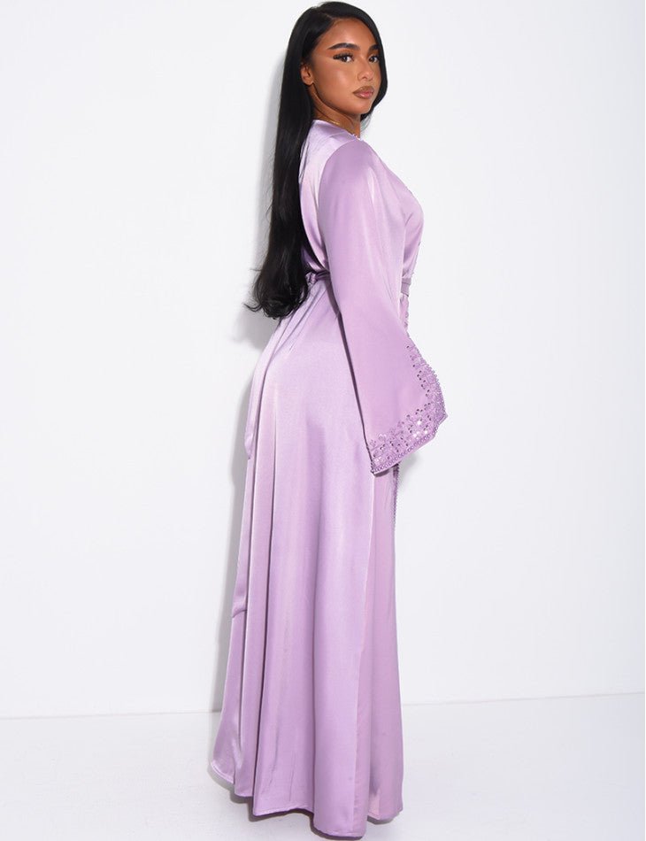 ABAYA PREMIUM À BORDURES PERLÉES ET CEINTURE ASSORTIE VIOLET - EmnaBaya