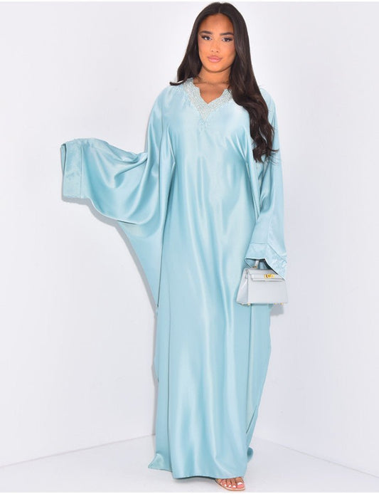 ABAYA PREMIUM EN SATIN À PERLES BRODÉES À LA MAIN BLEU - EmnaBaya