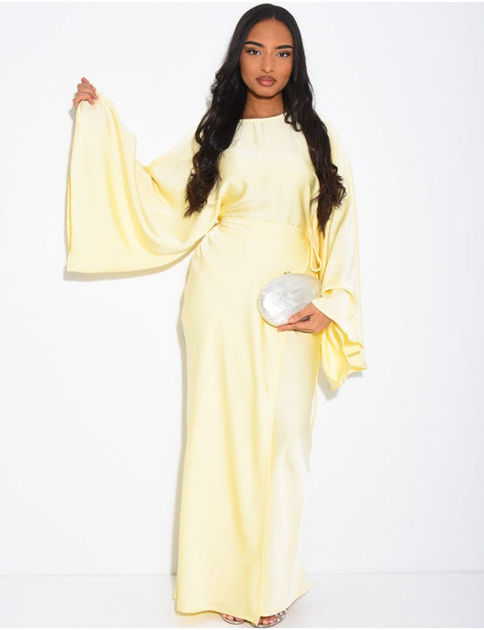 ROBE TRÈS LONGUE EN SATIN MANCHES ÉVASÉES À NOUER À LA TAILLE JAUNE - EmnaBaya